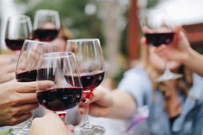 What to Expect at a Wine Tasting Event