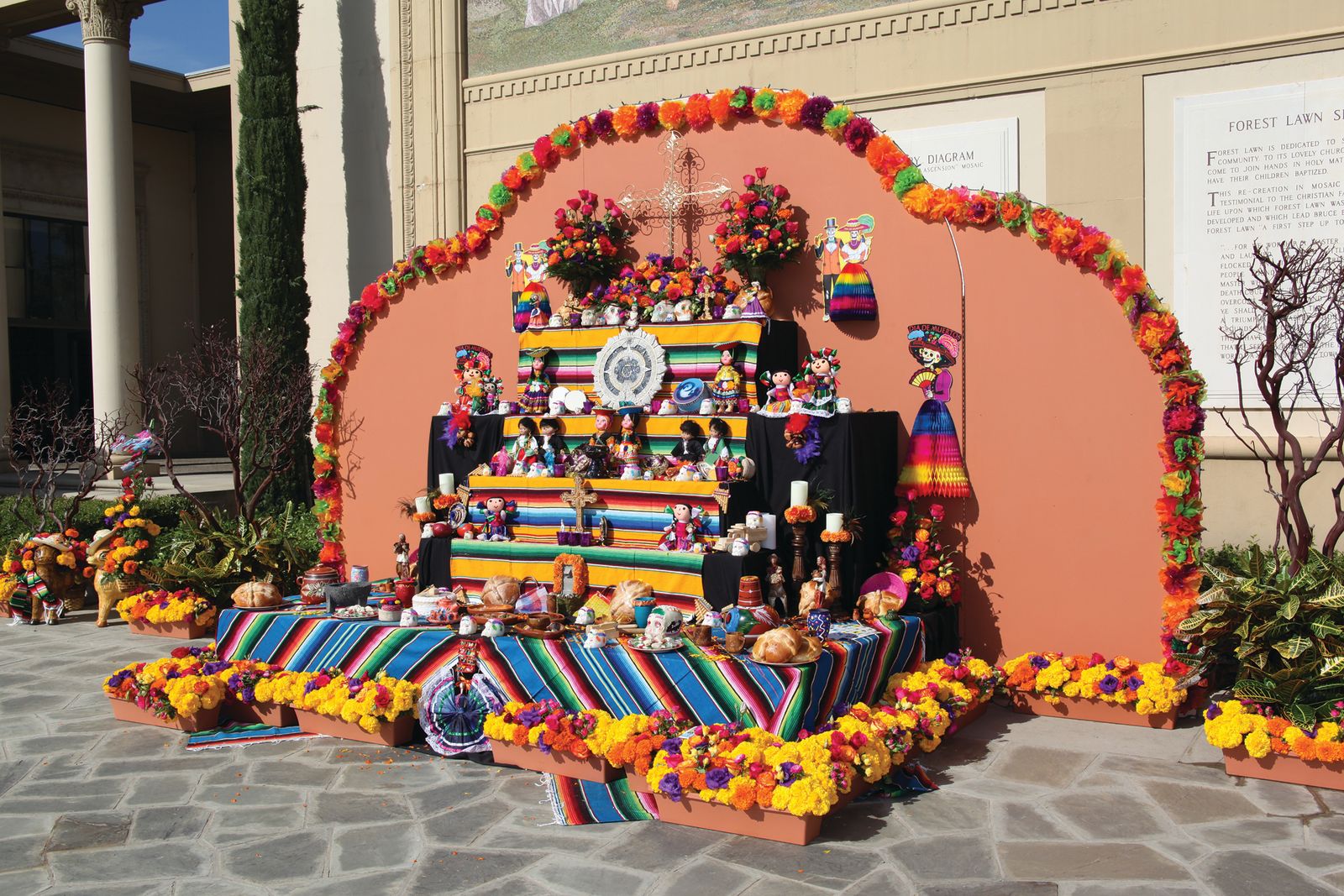 Dia de los Muertos: Honoring Those who Have Passed and Celebrating Life -  Alzheimer's Los Angeles