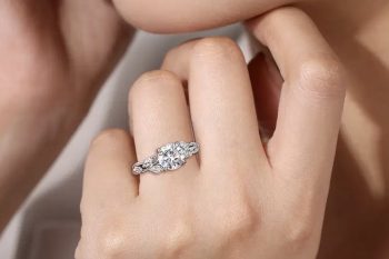 Floral vs. Classic: Which Engagement Ring Style Reflects Your Love Story?