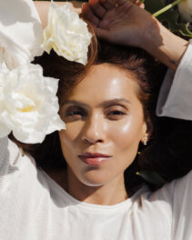Fall in Love with BLOOMEFFECTS: The Skincare Essentials We’re Loving This Holiday Season